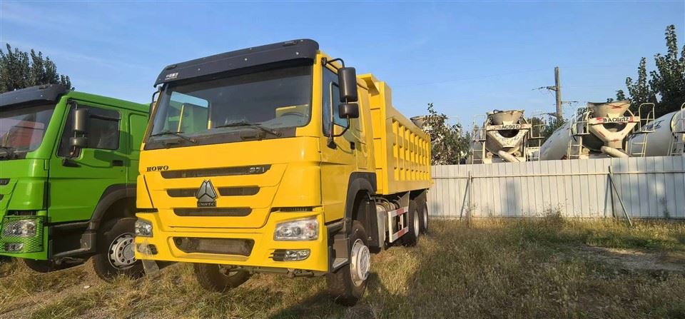 شاحنة قلابة ساينو تراك 6X4 371hp مستعملة